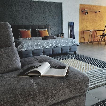 21 Suites Deluxe Stay Near The Airport Markópoulon Eksteriør billede