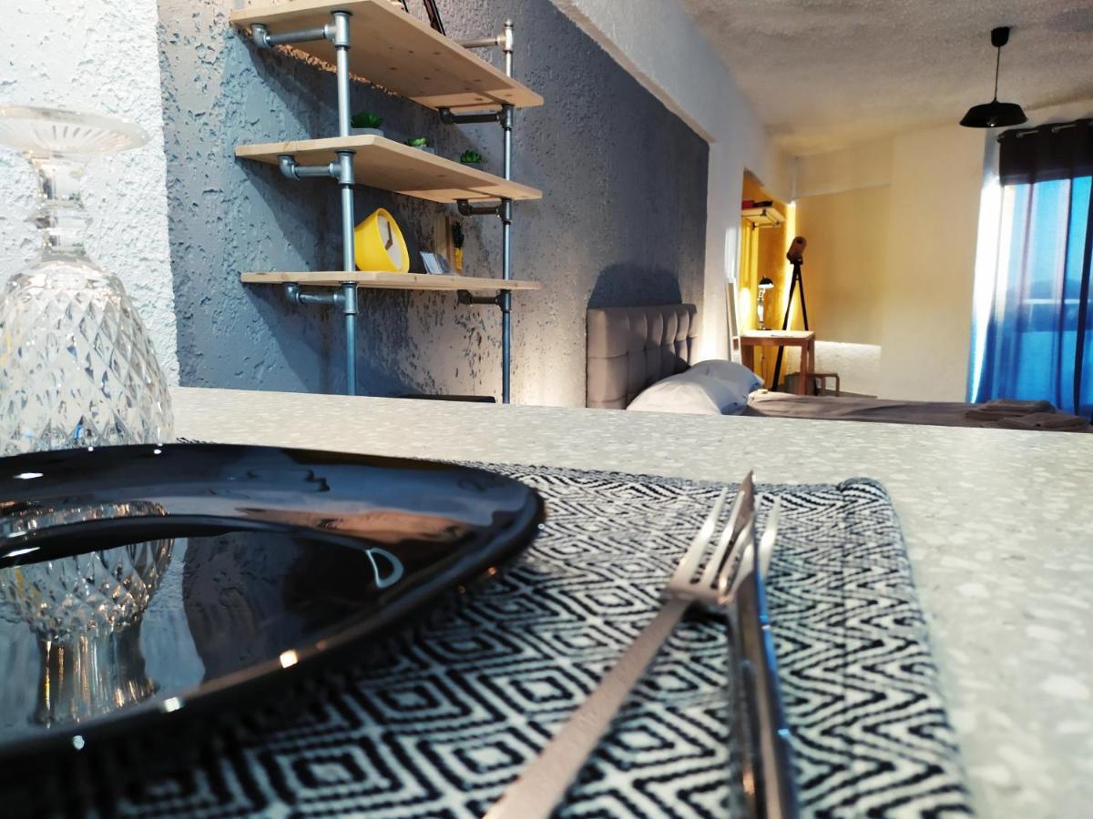 21 Suites Deluxe Stay Near The Airport Markópoulon Eksteriør billede